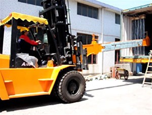 叉車串桿屬具卸貨實(shí)拍案例